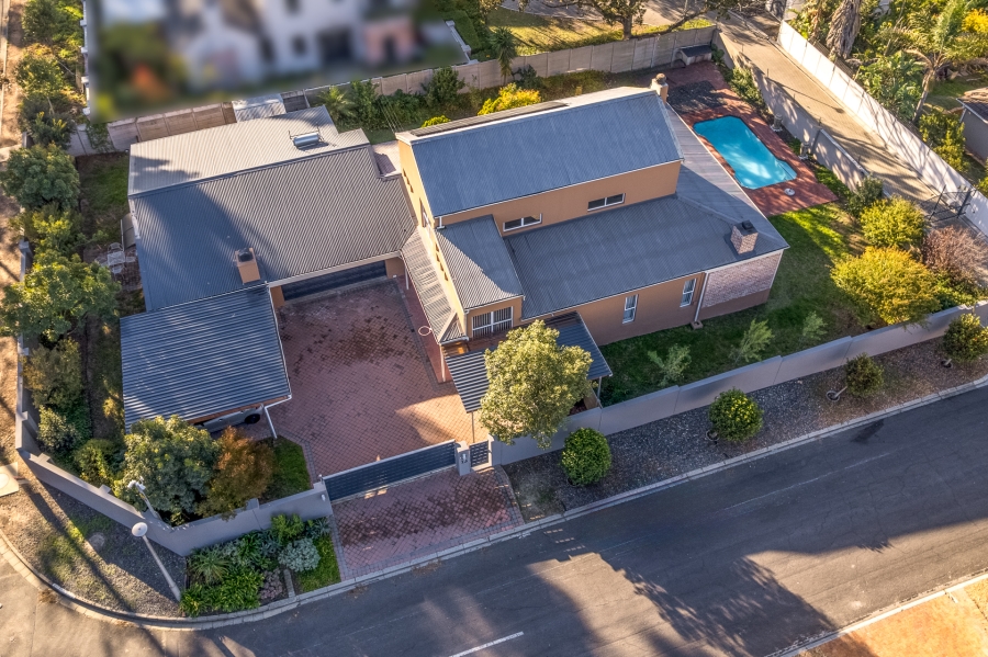 4 Bedroom Property for Sale in Vierlanden Western Cape